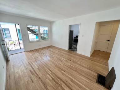 Main picture of 7962 Norton Ave