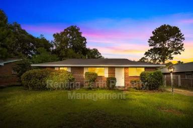 Main picture of 426 Brookview Dr