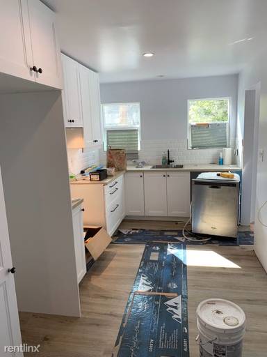 Main picture of 6067 Lexington Ave