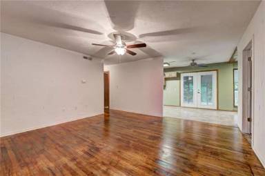 Main picture of 2301 Queensbury Rd