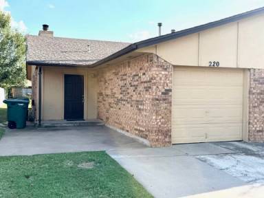 Main picture of 220 Ashley Dr