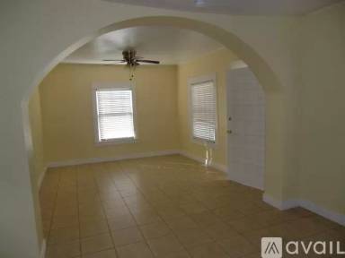Main picture of 909 N 8th St