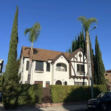 Main picture of 1106 S Doheny Dr