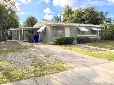 Main picture of 3231 SW 32nd Ave