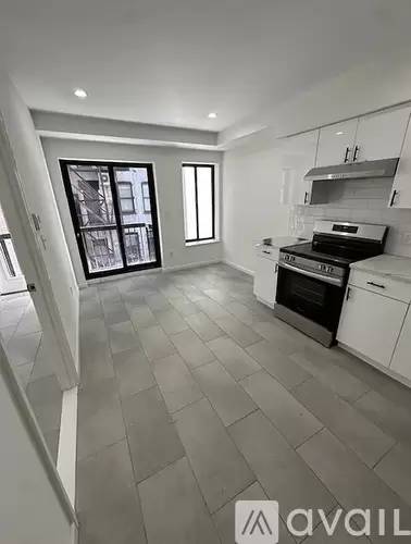 Main picture of 330 W 52nd St