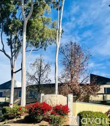 Main picture of 868 E Alvarado St