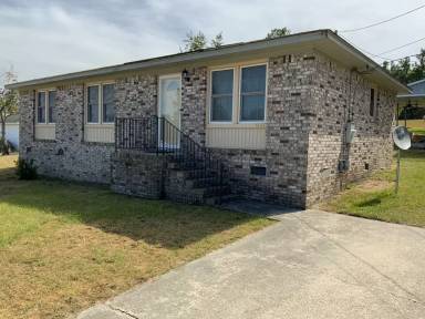 Main picture of 1944 Glenn Rd