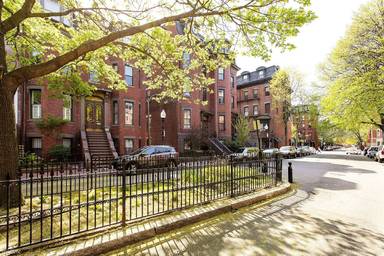 Main picture of 44 Concord Sq