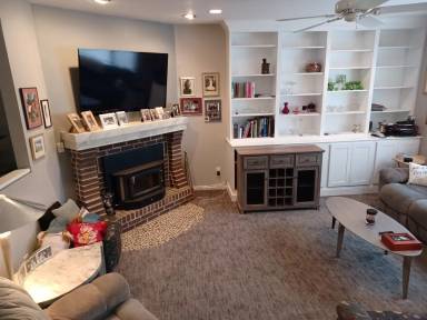 Main picture of 2173 Henley Cmn