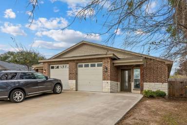 Main picture of 917 Ramblewood St