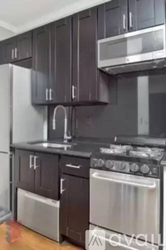 Main picture of 145 E 26th St