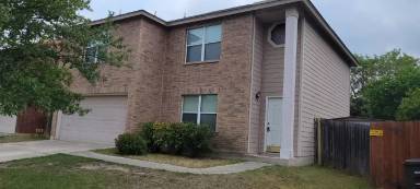 Main picture of 832 Clover Crk