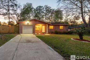 Main picture of 404 Libra Ln
