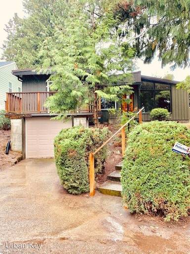 Main picture of 7507 19th Ave SW