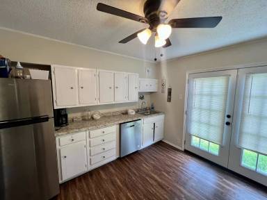 Main picture of 2924 Halbert St