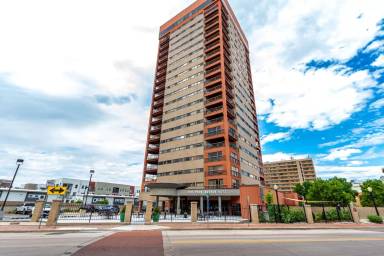 Main picture of One Hundred Park Ave