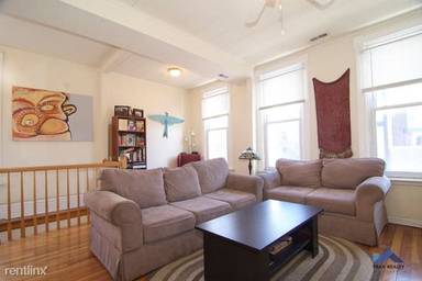 Main picture of 1920 N Damen Ave