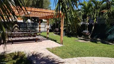 Main picture of 2150 SW 16th Ave