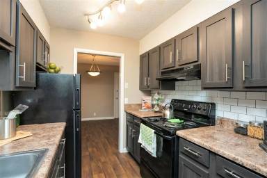 Main picture of 1598 Crestview Dr