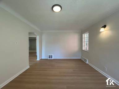 Main picture of 19212 Curtis St