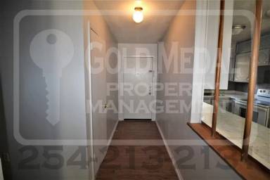 Main picture of 708 W Washington Ave