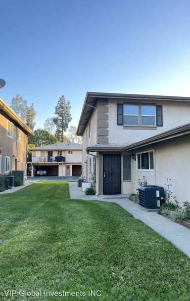 Main picture of 990 W Calle del Sol