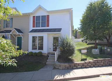 Main picture of 730 Camelot Ln