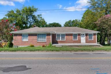 Main picture of 4601B Elkins Ave