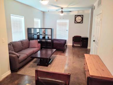Main picture of 2505 W Hickory St