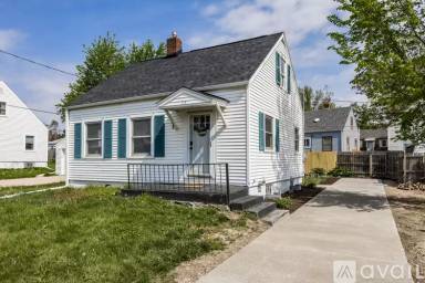 Main picture of 118 38th St NE