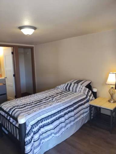 Main picture of 2600 Lake Ave