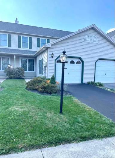 Main picture of 23 Nottingham Dr