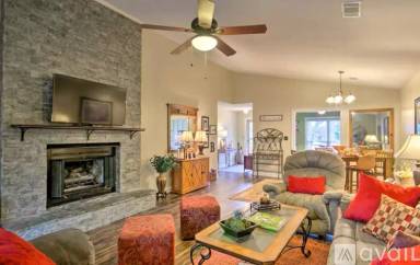 Main picture of 210 Woodhaven Ct