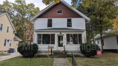 Main picture of 36 Lowell Ave NE