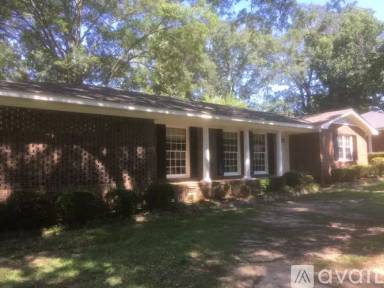 Main picture of 14 Fairway Dr