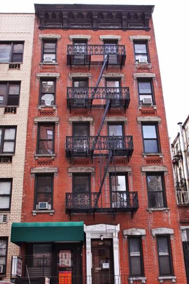 Main picture of 404 E 63rd St