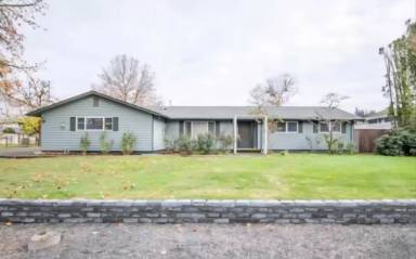Main picture of 34093 NE Sunrise St