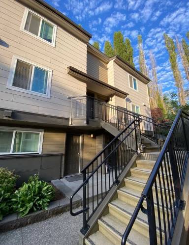 Main picture of 15827 NE Leary Way