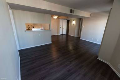 Main picture of 432 S Normandie Ave