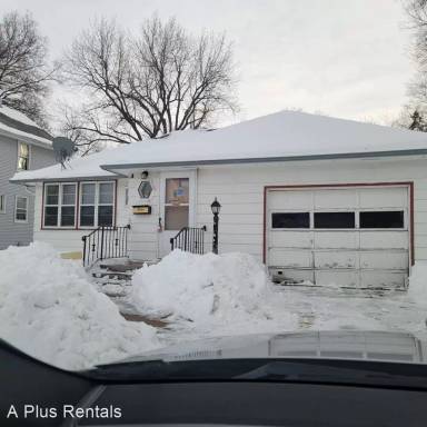 Main picture of 1205 W 22nd St