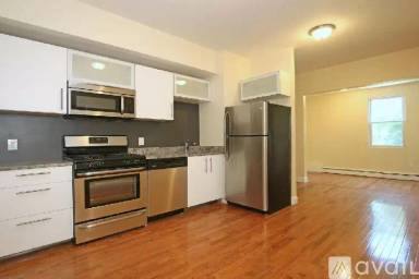Main picture of 114 Everett St