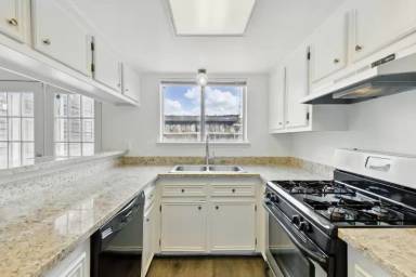 Main picture of 2079 Country Village Blvd