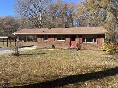 Main picture of 678 Hillsborough Rd