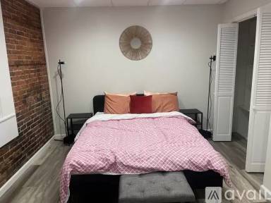 Main picture of 674 Clinton St