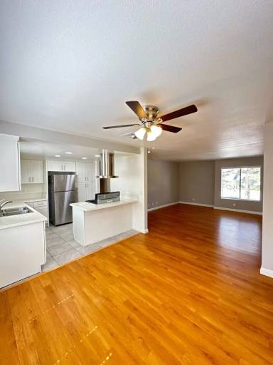 Main picture of 1960 Peck Rd