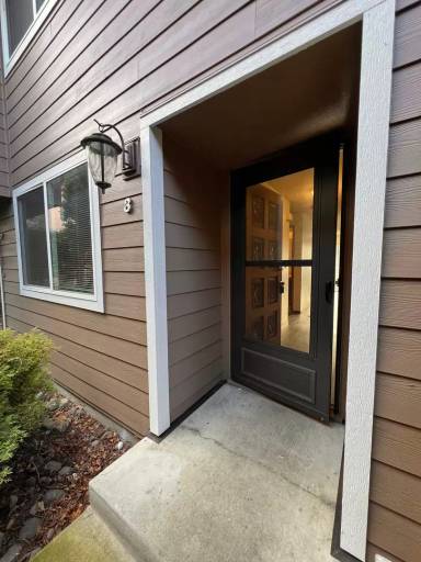 Main picture of 1806 E 6th St