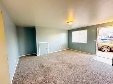 Main picture of 1252 Newlands Dr W