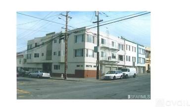 Main picture of 993 Cayuga Ave