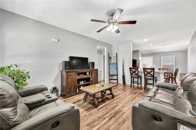 Main picture of 716 NW 70th Ave