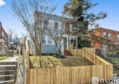 Main picture of 4631 Hillside Rd SE